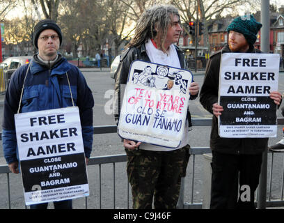 Londres, Royaume-Uni. 11Th Jan, 2012. Guantanamo - Journée d'action à 8h du matin des manifestants à Turnpike Lane, London marquer le 10e anniversaire de l'ouverture du camp de prisonniers. Banque D'Images