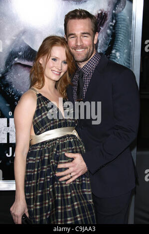 KIMBERLY BROOK & JAMES VAN DER BEEK LE GRIS. Première mondiale LE CENTRE-VILLE DE LOS ANGELES CALIFORNIA USA 11 janvier 2012 Banque D'Images