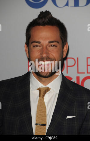 11 janvier 2012 - Los Angeles, Californie, États-Unis - Zachary Levi participant à la People's Choice Awards 2012 Red Carpet arrivants tenue au Nokia Theatre de Los Angeles, Californie le 1/11/12. Crédit Image : 2012(Â© D. Long/Globe Photos/ZUMAPRESS.com) Banque D'Images