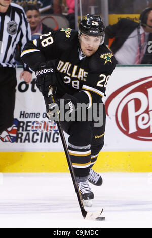 14 janvier 2012 - Dallas, Texas, US - Dallas Stars défenseur Mark Fistric (28) au cours de l'action entre les Stars de Dallas et l'Avalanche du Colorado. Colorado bat Dallas 2-1 à l'American Airlines Center. (Crédit Image : © Andrew Dieb/ZUMAPRESS.com)/Southcreek Banque D'Images