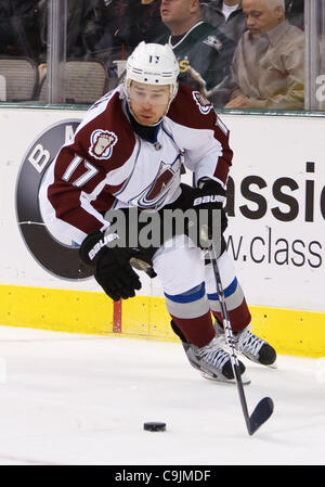 14 janvier 2012 - Dallas, Texas, États-Unis - Colorado Avalanche Avant Chuck Kobasew (17) au cours de l'action entre les Stars de Dallas et l'Avalanche du Colorado. Colorado bat Dallas 2-1 à l'American Airlines Center. (Crédit Image : © Andrew Dieb/ZUMAPRESS.com)/Southcreek Banque D'Images