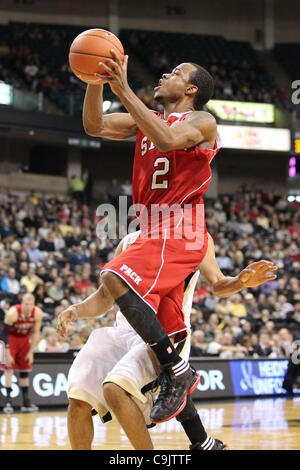 14 janvier 2012 - Winston-Salem, Caroline du Nord, États-Unis d'Amérique - Au cours de l'action jeu North Carolina State Wolfpack guard Lorenzo Brown (2) entraîne le lane. NC State remporte 76-40 plus de service. (Crédit Image : © Jim Dedmon/ZUMAPRESS.com)/Southcreek Banque D'Images