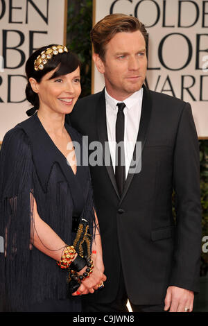 15 janvier 2012 - Los Angeles, Californie, États-Unis - EWAN MCGREGOR et femme, EVE MAVRAKIS arrive sur le tapis rouge pour le 69e Golden Globe Awards annuel. (Crédit Image : © ZUMAPRESS.com/ZUMAPRESS.com) Banque D'Images