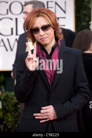 15 janvier 2012 - Hollywood, Californie, États-Unis - Musicien YOSHIKI arrive à la 69e Golden Globe Awards au Beverly Hilton Hotel à Beverly Hills. (Crédit Image : © ZUMAPRESS.com/ZUMAPRESS.com) Banque D'Images