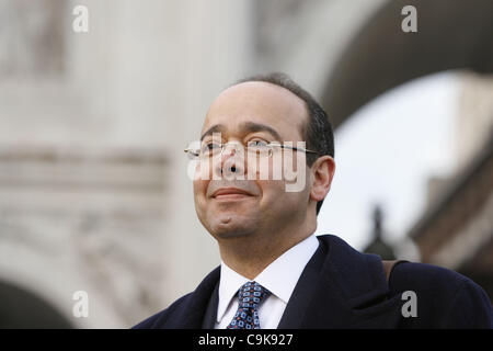 Le 17 janvier, 2012 - Londres, Royaume-Uni - diffuseur et journaliste égyptien controversé Abdel-Latif Menawy à Londres, qui vient de publier son dernier livre : La dernière : Tahrir 18 jours de Moubarak (crédit Image : ©/ZUMAPRESS.com) Liasi Theodore Banque D'Images