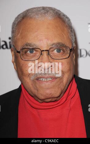 James Earl Jones à l'arrivées de CORIOLANUS Premiere, le théâtre de Paris, New York, NY 17 janvier 2012. Photo par : Kristin Callahan/Everett Collection Banque D'Images