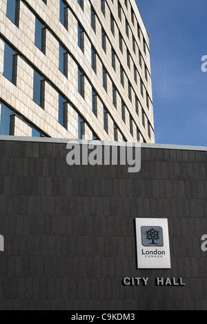 London, Ontario, Canada - le 16 janvier 2012. Images de City Hall de Londres Ontario Canada qui a été construit dans les années 70. Banque D'Images