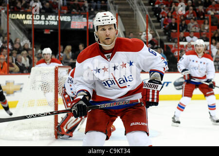 Janvier 20, 2012 - Raleigh, Caroline du Nord, États-Unis - Les Capitals de Washington le défenseur Dennis Wideman (6) au cours de tonights jeu.Les ouragans défait 3-0 à chapiteaux RBC Centre de Raleigh en Caroline du Nord. (Crédit Image : © Anthony Barham/ZUMAPRESS.com)/Southcreek Banque D'Images