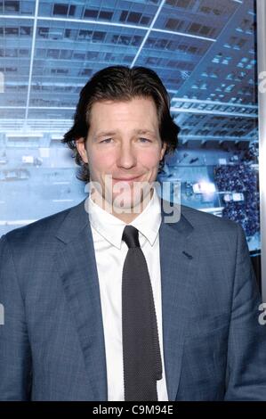 Le 23 janvier 2012 - Hollywood, Californie, États-Unis - Ed Burns lors de la première de la nouvelle vidéo de Summit Entertainment MAN ON A LEDGE, tenue au Grauman's Chinese Theatre, le 23 janvier 2012, à Los Angeles.(Image Crédit : Â© Michael Germana/Globe Photos/ZUMAPRESS.com) Banque D'Images