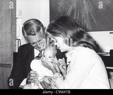 CARY GRANT avec Dyan Cannon et sa fille Jennifer Grant.Fourni par Photos, inc.(Image Crédit : Â© Globe Photos/ZUMAPRESS.com) Banque D'Images