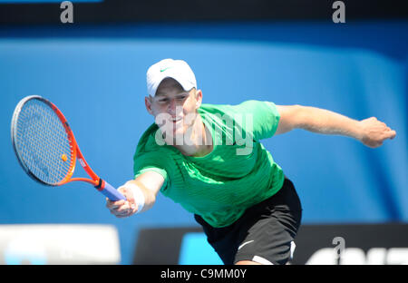 26.01.2012 Melbourne, Australie. Saville en action au jour 10 du match du Junior. Luke Saville (AUS) V Kyle Edmund (GBR). Saville bat l'Edmund 7-5, 7-5 sur Margaret Court Arena à l'Open d'Australie. Banque D'Images