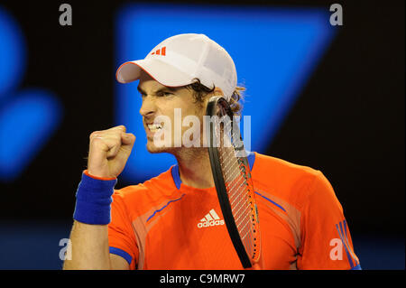 27 janvier 2012 - Melbourne, Australie - Grande Bretagne's Andy Murray réagit après avoir remporté un match lors de la demi-finale hommes match le jour 12 de l'Open d'Australie 2012 à Melbourne Park. (Crédit Image : © Sydney/faible/ZUMAPRESS.com) Southcreek Banque D'Images