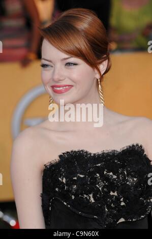 Emma Stone aux arrivées pour 18e Screen Actors Guild SAG Awards - Arrivals, Shrine Auditorium, Los Angeles, CA, 29 janvier 2012. Photo par : Elizabeth Goodenough/Everett Collection Banque D'Images