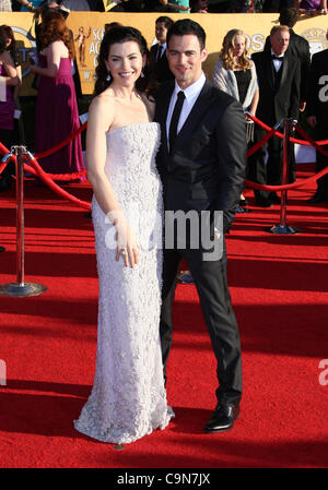 JULIANNA MARGULIES & KEITH LIEBERTHAL 18e REMISE ANNUELLE DES Screen Actors Guild Awards. Le CENTRE-VILLE D'ARRIVÉE LOS ANGELES CALIFORNIA USA 29 Banque D'Images