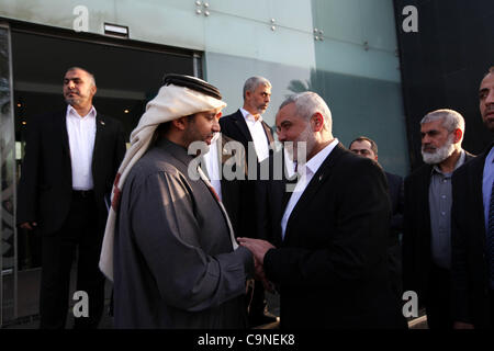 31 janvier 2012 - Doha, Doha, Qatar - Le Premier Ministre palestinien, dans la bande de Gaza, Ismail Haniyah visites chaîne Al-Jazeera le 131,2012. Photo par Mohammed Al-Ostaz (crédit Image : © Al-Ostaz Apaimages Mohammed / APP/Images/ZUMAPRESS.com) Banque D'Images