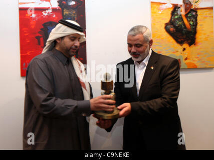 31 janvier 2012 - Doha, Doha, Qatar - Le Premier Ministre palestinien, dans la bande de Gaza, Ismail Haniyah visites chaîne Al-Jazeera le 131,2012. Photo par Mohammed Al-Ostaz (crédit Image : © Al-Ostaz Apaimages Mohammed / APP/Images/ZUMAPRESS.com) Banque D'Images