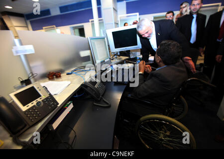 31 janvier 2012 - Doha, Doha, Qatar - Le Premier Ministre palestinien, dans la bande de Gaza, Ismail Haniyah visites chaîne Al-Jazeera le 131,2012. Photo par Mohammed Al-Ostaz (crédit Image : © Al-Ostaz Apaimages Mohammed / APP/Images/ZUMAPRESS.com) Banque D'Images