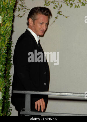 Mar. 07, 2010 - Los Angeles, California, United States - Sean Penn assiste à la 2010 Vanity Fair Oscar Party qui a eu lieu au Sunset Tower Hotel de West Hollywood, Californie le 03 07-10 2010...K64864LONG.(Image Crédit : Banque D'Images