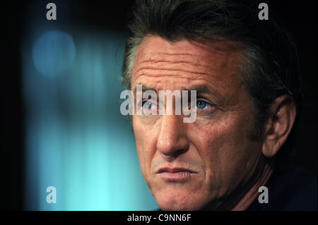 Le 19 mai 2010 - Washington, DC, USA - acteur Sean Penn témoigne devant la Commission des relations étrangères du Sénat sur l'autonomisation Haïti à reconstruire mieux à Washington. Penn a manqué la première de son nouveau film 'Fair Game' à la 63e Festival International du Film de Cannes à témoigner lors d'un S Banque D'Images