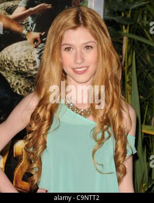 Katherine McNamara aux arrivées de voyage 2 : L'île mystérieuse, le Grauman's Chinese Theatre, Los Angeles, CA le 2 février 2012. Photo par : Dee Cercone/Everett Collection Banque D'Images