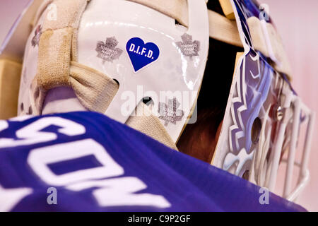 10 févr. 04, 2012 - Ottawa, Ontario, Canada - Jonas Gustavsson's mask pendant le préchauffage, entre les sénateurs et les Leafs. (Crédit Image : © Leon Switzer/ZUMAPRESS.com)/Southcreek Banque D'Images