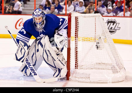 10 févr. 04, 2012 - Ottawa, Ontario, Canada - James Reimer au cours de l'action entre les sénateurs et les Leafs. (Crédit Image : © Leon Switzer/ZUMAPRESS.com)/Southcreek Banque D'Images