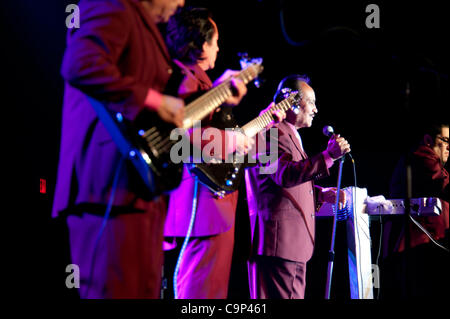 LINCOLN, CA - 3 février : Arturo Cisneros y sus Freddy's effectue à Thunder Valley Casino Resort de Lincoln, Californie le 3 février 2012 Banque D'Images