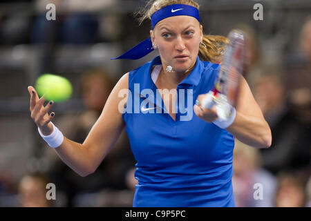 République tchèque Petra Kvitova joue contre Sabine Lisicki au cours d'un match de tennis Fed Cup Allemagne vs République Tchèque à Stuttgart, en Allemagne, le dimanche 5 février 2012. (Photo/CTK Petr Sznapka) Banque D'Images