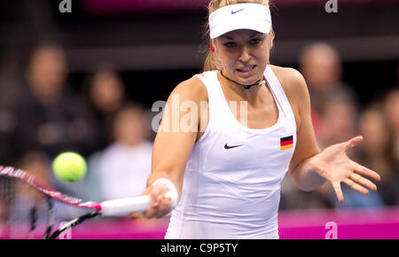 L'allemand Sabine Lisicki joue contre Petra Kvitova lors d'un match de tennis Fed Cup Allemagne vs République Tchèque à Stuttgart, en Allemagne, le dimanche 5 février 2012. (Photo/CTK Petr Sznapka) Banque D'Images