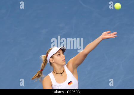 L'allemand Sabine Lisicki joue contre Petra Kvitova lors d'un match de tennis Fed Cup Allemagne vs République Tchèque à Stuttgart, en Allemagne, le dimanche 5 février 2012. (Photo/CTK Petr Sznapka) Banque D'Images