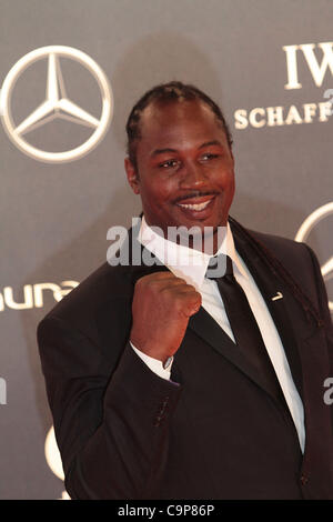 6 février 2012 - Londres, Royaume-Uni - Lenox Lewis assiste à la Laureus World Sports Awards 2012 au Central Hall Westminster le 6 février 2012 à Londres, Angleterre (crédit Image : ©/ZUMAPRESS.com) Liasi Theodore Banque D'Images