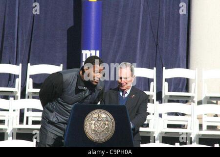 Giants Champions Superbowl- Tickertape Parade NYC 07/02/2012.Les joueurs reçoivent les clés de la ville par le maire Bloomberg.(Image Crédit : Â© Globe Photos/ZUMAPRESS.com) Banque D'Images