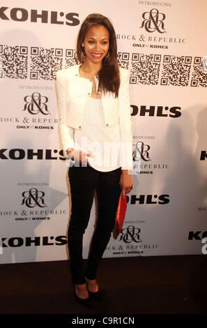 10 février 2012 - New York, New York, États-Unis - actrice Zoe Saldana assiste au tapis rouge photo op pour le Kohl's Department Store lancement de Rock & Republic Automne 2012 Fashion show qui a eu lieu au Hammerstein Ballroom. (Crédit Image : © Kaszerman ZUMAPRESS.com)/Nancy Banque D'Images