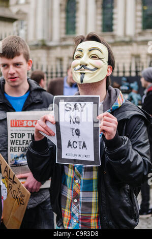 Belfast occupent et Anonyme protestation contre ACTA. 11/02/2012 Belfast Banque D'Images