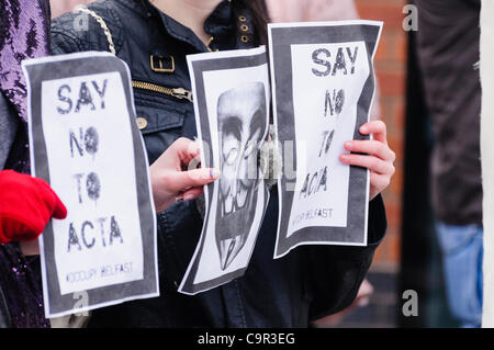 Belfast occupent et Anonyme protestation contre ACTA. 11/02/2012 Belfast Banque D'Images