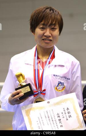 Yamasaki Shizuyo, 11 février 2012 - Boxe : Toutes Japon femmes championnats de boxe, catégorie de poids moyen final à Naka-ku Sport Center, Hiroshima, Japon. (Photo de Daiju Kitamura/AFLO SPORT) [1045] Banque D'Images