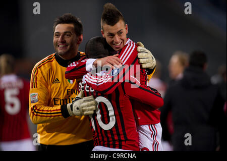 (L-R) Marco Amelia, Clarence Seedorf, Stephan El Shaarawy (Milan), 11 février 2012 - Football : Marco Amelia, Clarence Seedorf et Stephan El Shaarawy de l'AC Milan célébrer après l'Italien 'Serie' une correspondance entre l'Udinese 1-2 AC Milan au Stadio Friuli à Udine, Italie. (Photo de Maurizio Banque D'Images