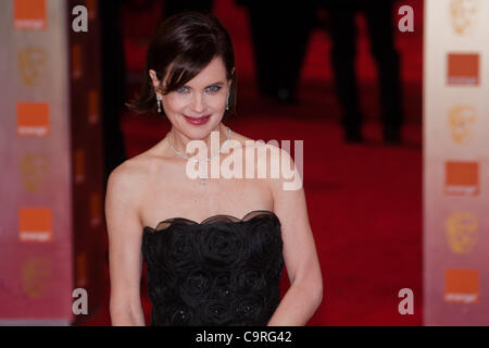 London, UK, 12/02/2012. Actrice, Elizabeth McGovern, arrivant sur le tapis rouge à la BAFTAs 2012 Banque D'Images