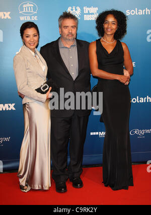 MICHELLE YEOH Luc BESSON & VIRGINIE BESSON-SILLA GALA CINEMA FOR PEACE FESTIVAL DU FILM DE BERLIN 2012 Konzerthaus am Gendarmenmarkt Banque D'Images