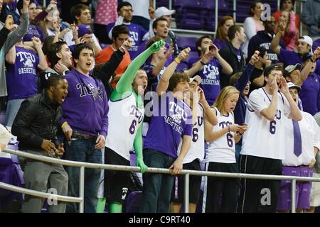 14 février 2012 - Fort Worth, Texas, US - TCU Horned Frogs fans au cours de l'action entre l'UNLV rebelles et le TCU Horned Frogs. Bat # 11 TCU UNLV 102-97 en prolongation à Daniel-Meyer Coliseum. (Crédit Image : © Andrew Dieb/ZUMAPRESS.com)/Southcreek Banque D'Images