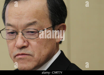 13 février 2012 - Tokyo, Japon - Olympus Corp. Président SHUICHI TAKAYAMA assiste à une conférence de presse pour annoncer l'exercice financier de la société Résultats du troisième trimestre à Tokyo, Japon. (Crédit Image : © Akira Suzuki/Jana Press/ZUMAPRESS.com) Banque D'Images