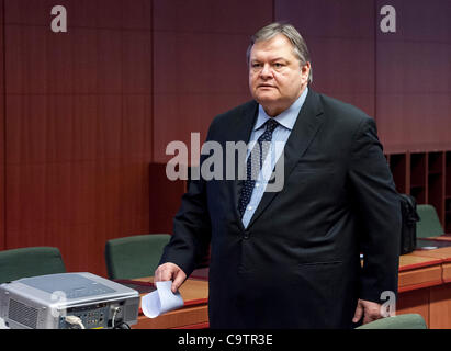 20 février 2012 - Bruxelles, BXL, Belgique - Le ministre grec des Finances, Evangelos Venizelos avant la réunion ministérielle de l'Eurogroupe au Conseil européen à Bruxelles, Belgique le 2012-02-20 Les gouvernements de la zone euro va probablement approuver le lundi un vague plan de sauvetage pour la Grèce, l'épargne Banque D'Images