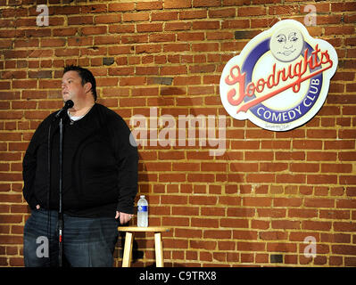 17 février 2012 - Raleigh, Caroline du Nord), USA - Comédien RALPHIE peut s'exécute comme sa tournée 2012 rend un arrêt à Charlie Goodnights Comedy Club situé à Raleigh Copyright 2012 Jason Moore. (Crédit Image : © Jason Moore/ZUMAPRESS.com) Banque D'Images