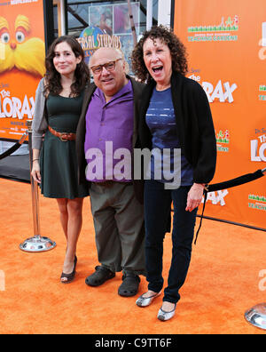 LUCY DEVITO, DANNY DEVITO ET RHEA PERLMAN assister à la première du film Lorax Banque D'Images