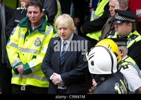 Maire Boris Johnson visite les services d'urgence lors d'un exercice d'entraînement à la station de métro d'Aldwych à Londres, Royaume-Uni - 22 Février 2012 Banque D'Images