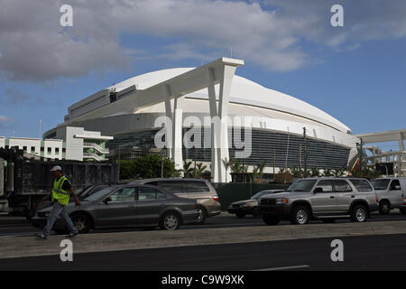 CHRIS ZUPPA | fois SP 347333   16 ZUPP Marlins (Miami, 12/12/2011) Vue de la NW 17th Avenue. En premier plan la rampe et colonnes soutiennent le toit lorsqu'il est ouvert. Il sera ensuite couvrir d'une place publique. Le travail se poursuit sur la controverse des Marlins de Miami nouveau stade. Le Miami Herald a récemment Banque D'Images