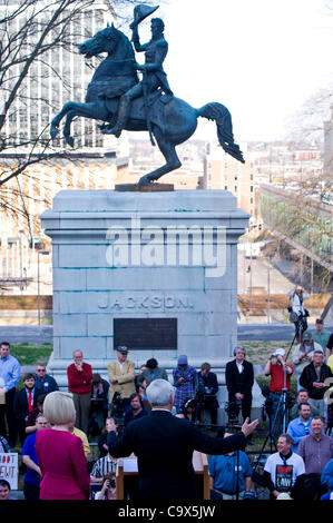 27 février 2012 - Nashville, TN, USA - avec son épouse Callista à son côté, Newt Gingrich campagnes à un rallye sur les étapes de l'est du State Capitol. Banque D'Images