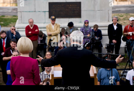 27 février 2012 - Nashville, TN, USA - avec son épouse Callista à son côté, Newt Gingrich campagnes à un rallye sur les étapes de l'est du State Capitol. Banque D'Images