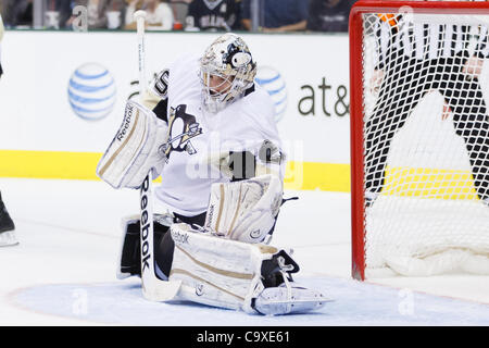 29 février 2012 - Dallas, Texas, US - le gardien Marc-andré Fleury des Penguins de Pittsburgh (29) est marqué au cours de l'action entre les Stars de Dallas et les Penguins de Pittsburgh. Après la 1re période, Dallas et Pittsburgh sont tiied 1-1 à l'American Airlines Center. (Crédit Image : © Andrew Dieb/Southcreek/ Banque D'Images