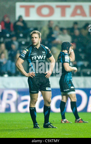 Ospreys v Glasgow Rabodirect PRO12 au Liberty Stadium de Swansea : Ospreys Tom Issacs. Banque D'Images